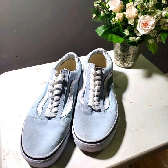 Vans - Picture 1 of 5